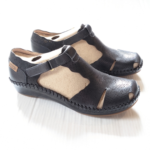 PIKOLINOS Shoes - PIKOLINOS Navy Leather T-strap Fisherman Sandals Flats Loafers